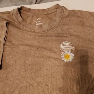 Nike Tan Tee with Daisy Flowe Graphic